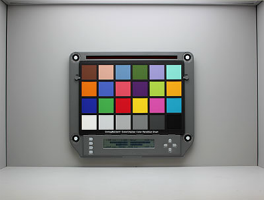 IsolightApplication_LightBooth Isolight chart holder to check illuminance uniformity